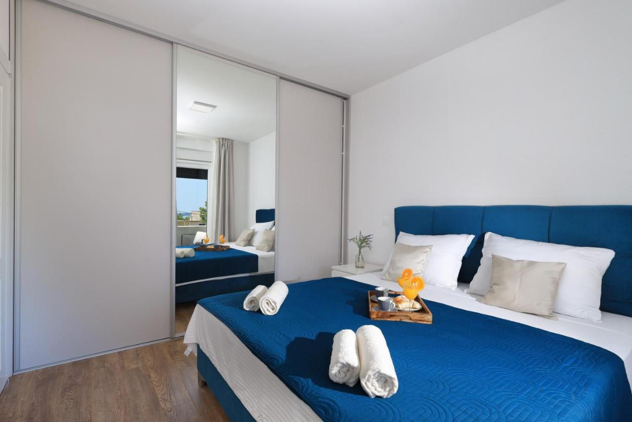 Bonaca Apartments With Terrace And Private Parking Kaštela Exterior foto