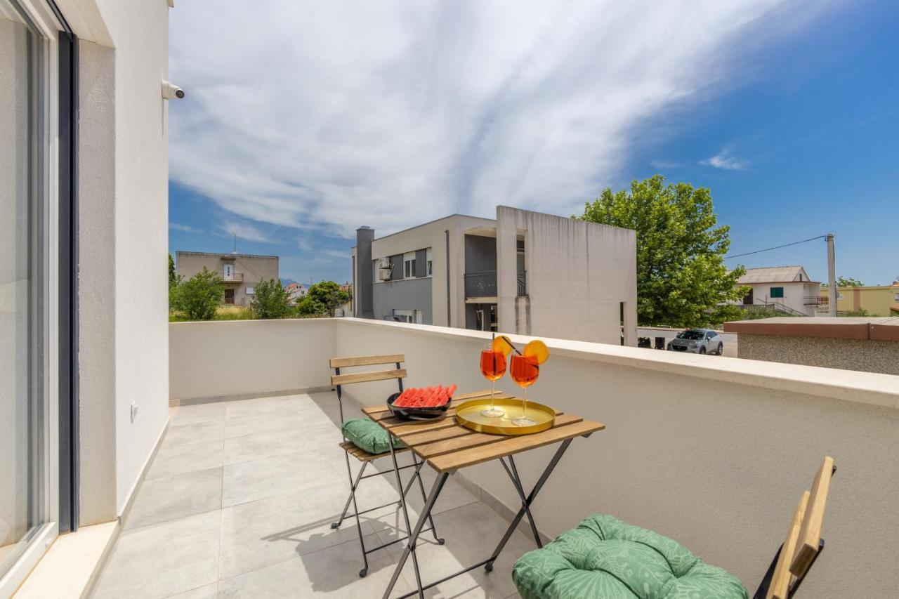Bonaca Apartments With Terrace And Private Parking Kaštela Exterior foto